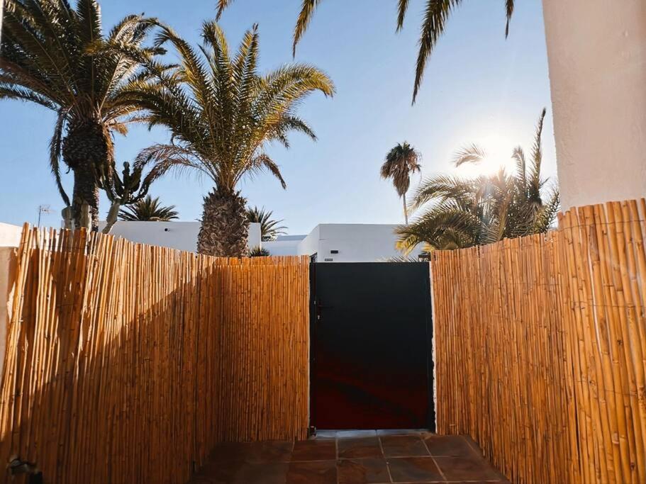 Rockbeach Bungalow Costa Teguise Exterior foto